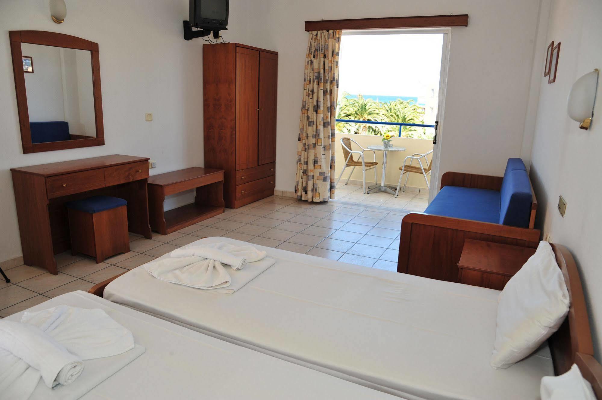Dias Hotel Apartments Agia Marina  Bagian luar foto
